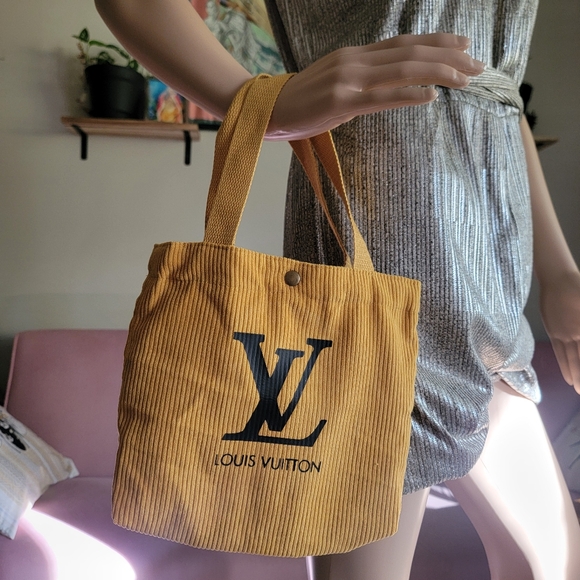 1 Left & Final Price✅️ Chic Mustard Yellow Mini Tote - Picture 1 of 7